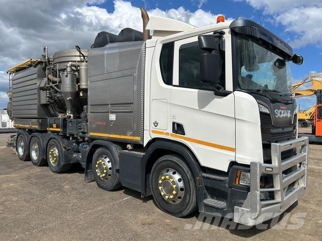 Scania R620 Saug- und Druckwagen