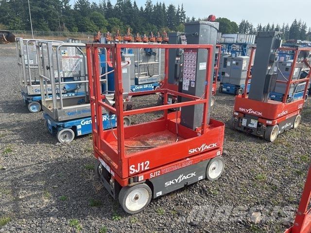 SkyJack SJ12 Personenaufzüge
