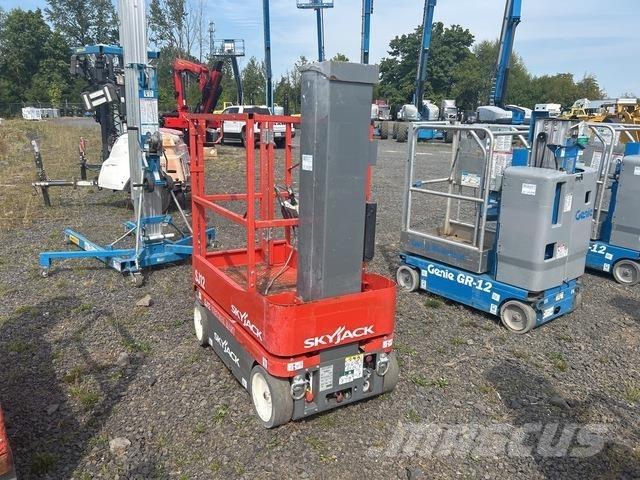 SkyJack SJ12 Personenaufzüge