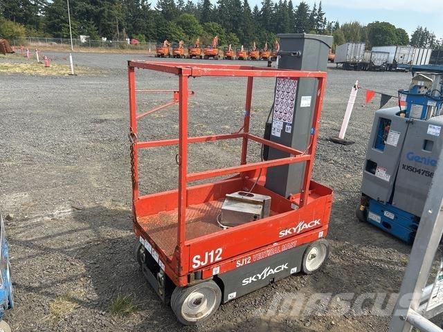 SkyJack SJ12 Personenaufzüge