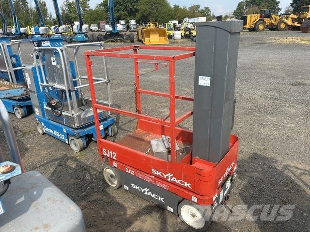 SkyJack SJ12 Personenaufzüge