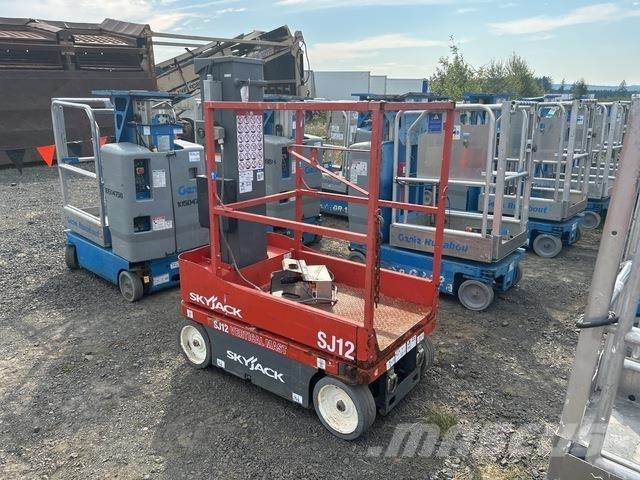 SkyJack SJ12 Personenaufzüge