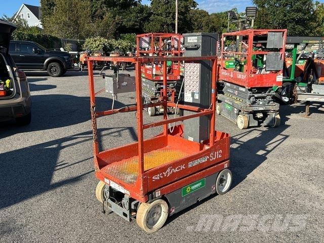 SkyJack SJ12 Personenaufzüge