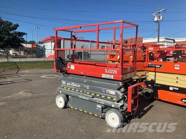 SkyJack SJ3226 Scheren-Arbeitsbühnen