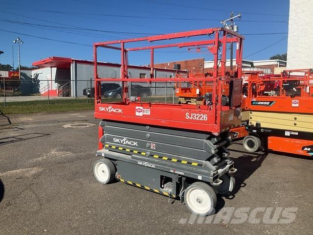 SkyJack SJ3226 Scheren-Arbeitsbühnen