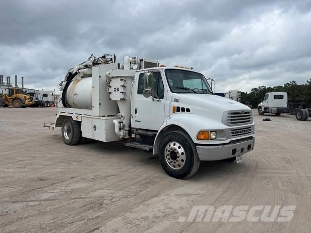 Sterling M7500 Saug- und Druckwagen