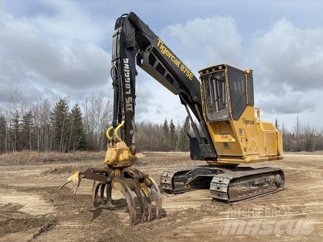 Tigercat 875E Gelenkausleger Lader
