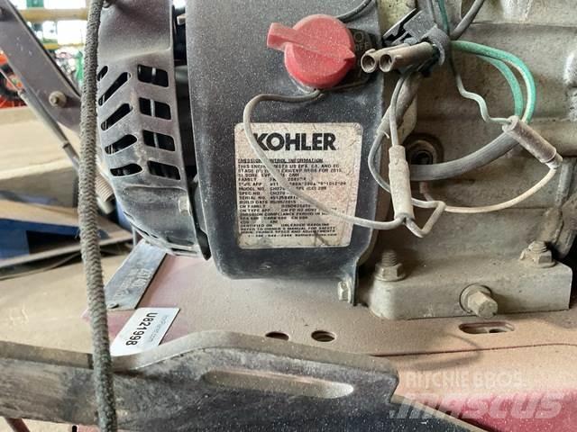 Toro 23740 Innenraumkehrmaschinen