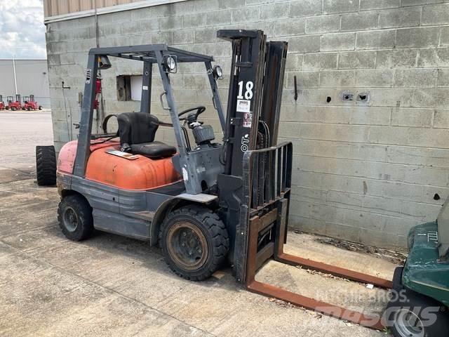 Toyota 6FGU30 Sonstige Baumaschinen