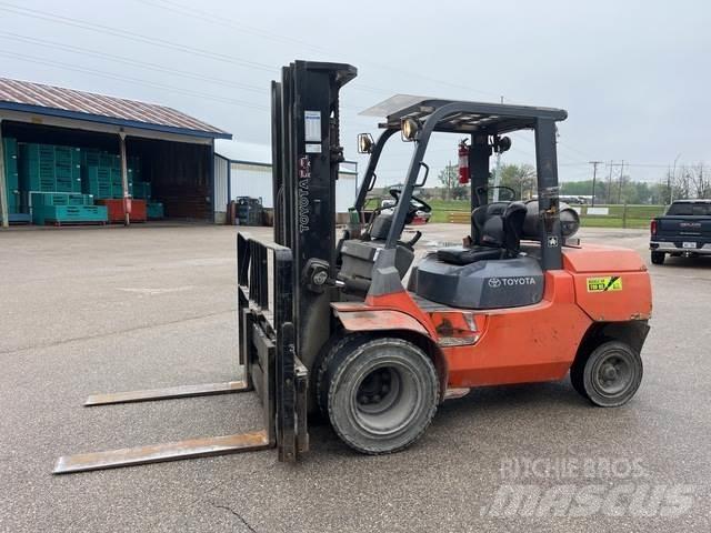 Toyota 7FGU45 Sonstige Baumaschinen