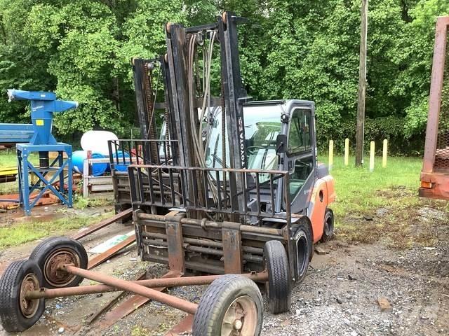 Toyota 8FD40U Sonstige Baumaschinen