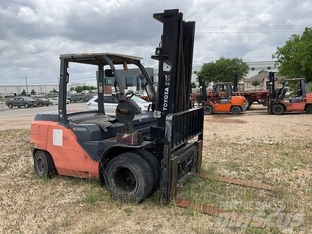 Toyota 8FD45U Sonstige Baumaschinen