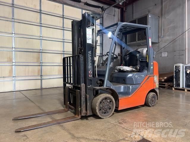 Toyota 8FGCU25 Sonstige Baumaschinen