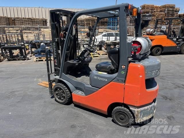 Toyota 8FGCU25 Sonstige Baumaschinen