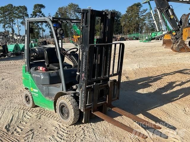 Toyota 8FGU15 Sonstige Baumaschinen