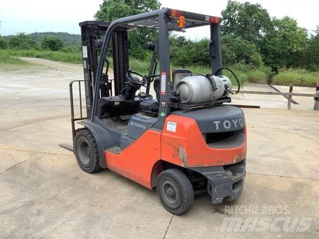Toyota 8FGU20 Sonstige Baumaschinen