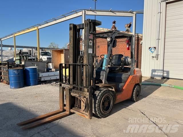 Toyota 8FGU32 Sonstige Baumaschinen