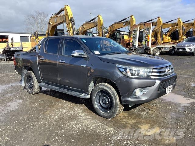 Toyota HiLux Pickup/Pritschenwagen