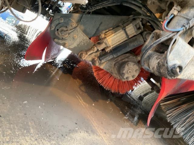 Volvo FH460 Kehrmaschine