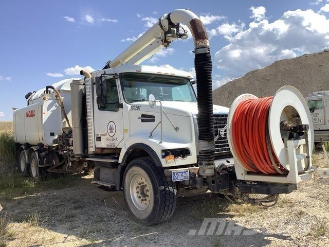 Volvo VHD64B Raupenbagger