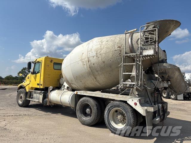 Volvo VHD64F Andere Fahrzeuge