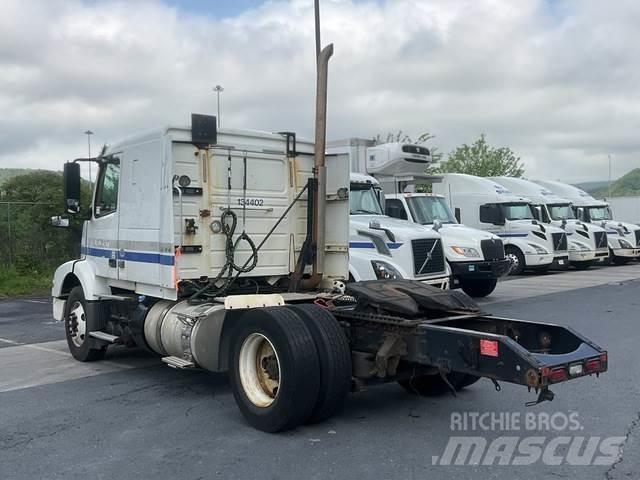 Volvo VN64T Sonstige Baumaschinen