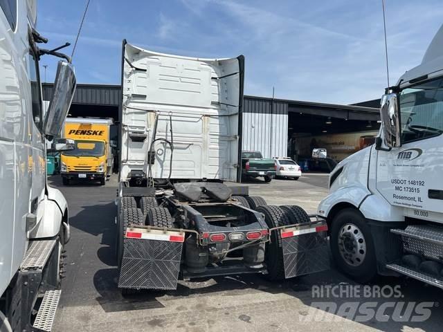 Volvo VNL Sattelzugmaschinen