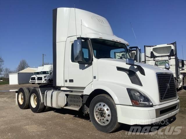 Volvo VNL Sattelzugmaschinen