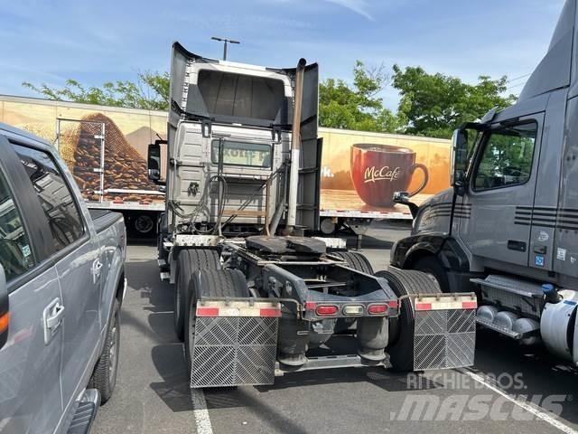 Volvo VNL Sattelzugmaschinen