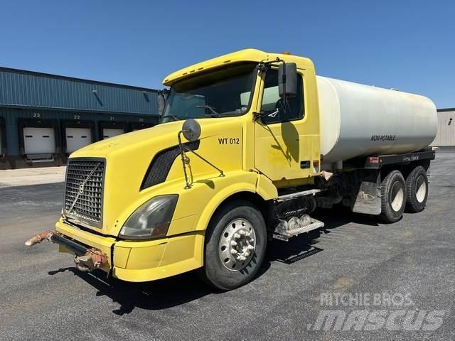 Volvo VNL Wassertanker