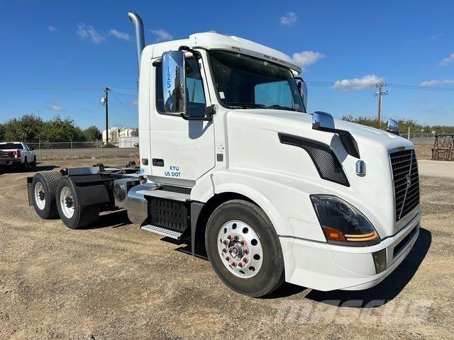 Volvo VNL Sattelzugmaschinen