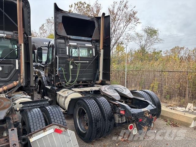 Volvo VNL Sattelzugmaschinen