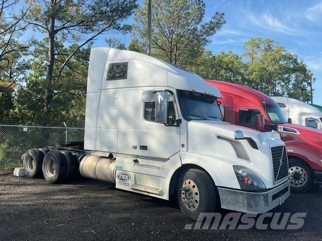 Volvo VNL Sattelzugmaschinen