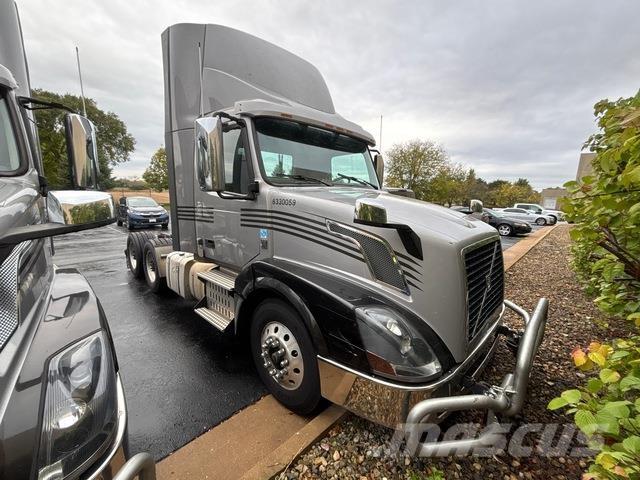 Volvo VNL Sattelzugmaschinen