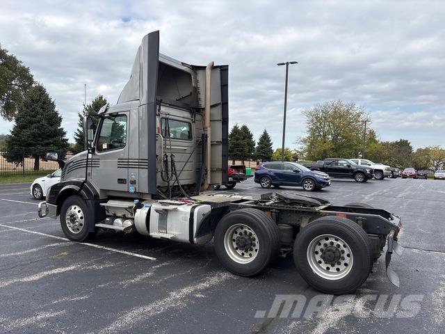 Volvo VNL Sattelzugmaschinen
