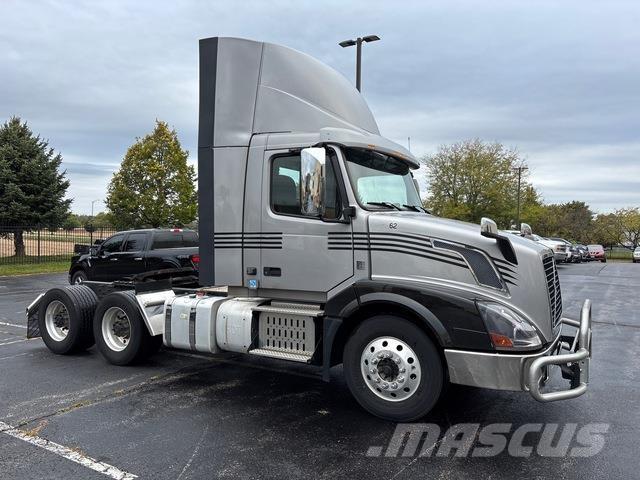 Volvo VNL Sattelzugmaschinen