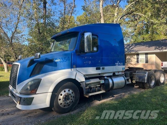 Volvo VNL Sattelzugmaschinen