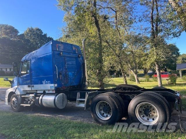 Volvo VNL Sattelzugmaschinen