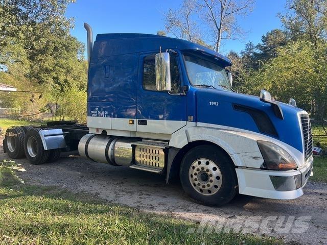 Volvo VNL Sattelzugmaschinen