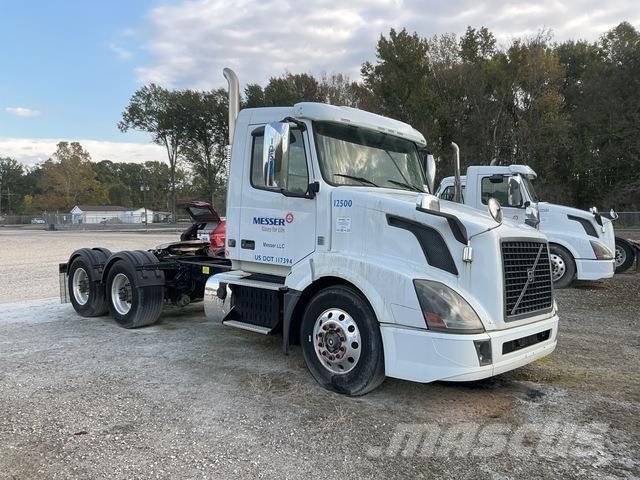 Volvo VNL64T Sattelzugmaschinen