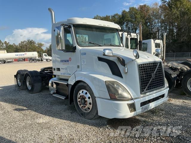 Volvo VNL64T Sattelzugmaschinen