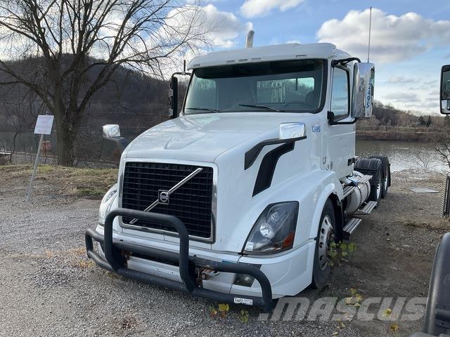 Volvo VNL64T Sattelzugmaschinen