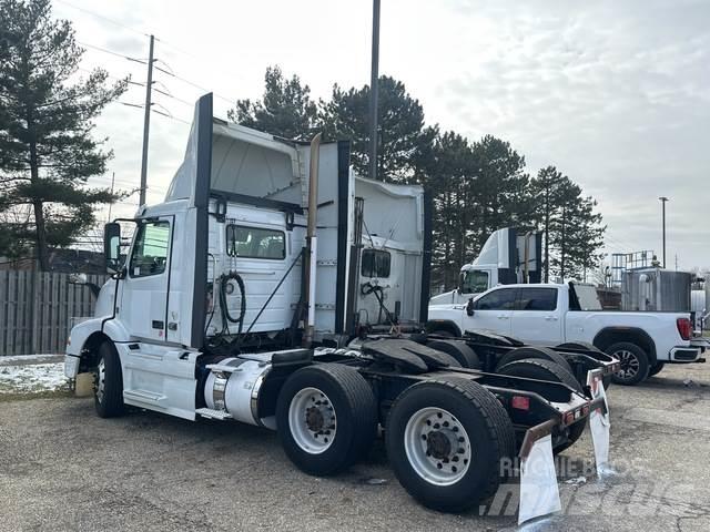 Volvo VNM Sattelzugmaschinen