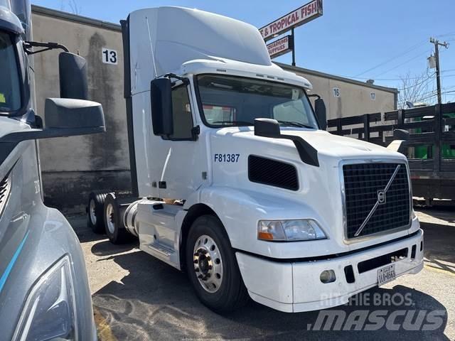Volvo VNM Sattelzugmaschinen