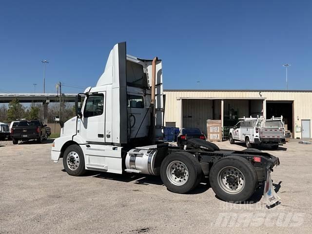 Volvo VNM Sattelzugmaschinen