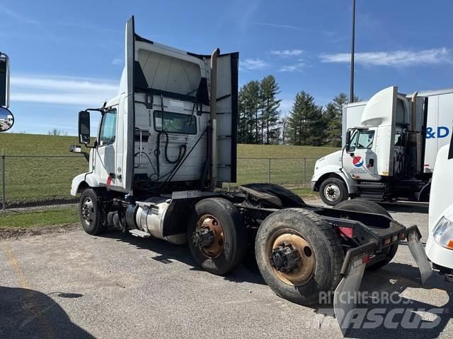 Volvo VNM Sattelzugmaschinen