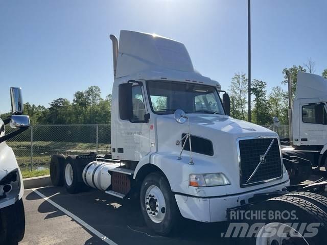 Volvo VNM Sattelzugmaschinen