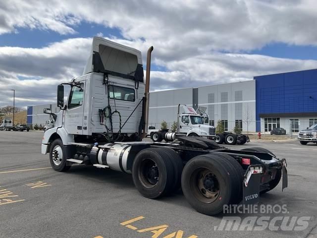 Volvo VNM Sattelzugmaschinen