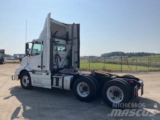 Volvo VNM Sattelzugmaschinen
