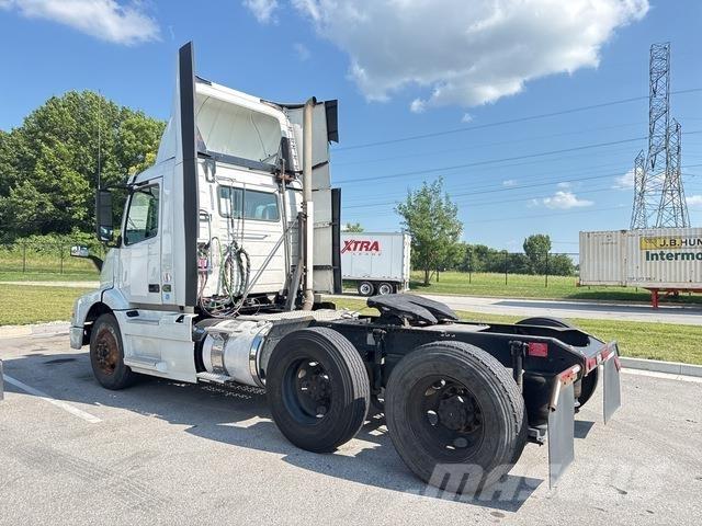 Volvo VNM Sattelzugmaschinen